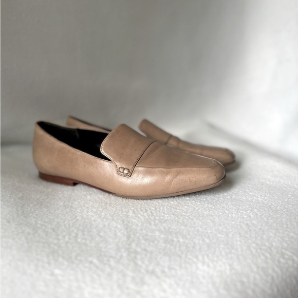 Via Spiga Size 7 Beige Women’s Leather Loafers - Picture 1 of 16